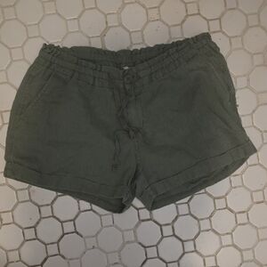 Adorable Old Navy Women's Olive Cargo Shorts W/pockets Casual or Summer Wear